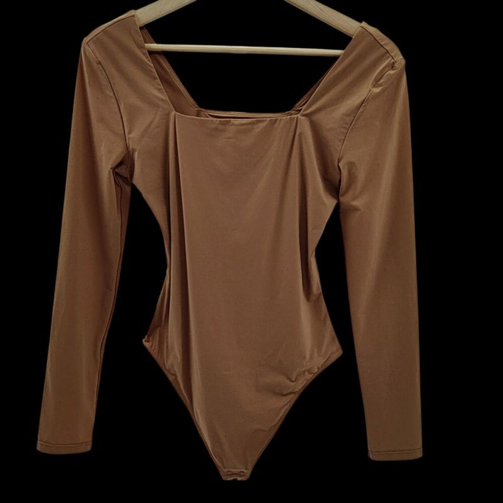 Quince Tan Sleeved Top M